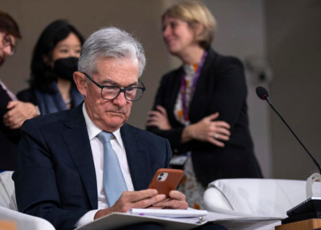 maximum pressure on the federal reserve