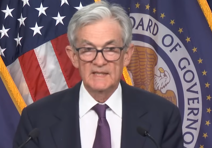 Maximum pressure for the Federal Reserve